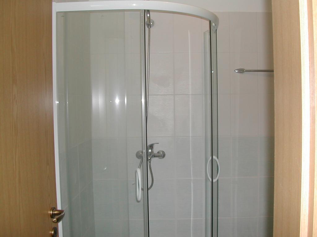 Oasis Suites Apartments And Studios 라브다 외부 사진