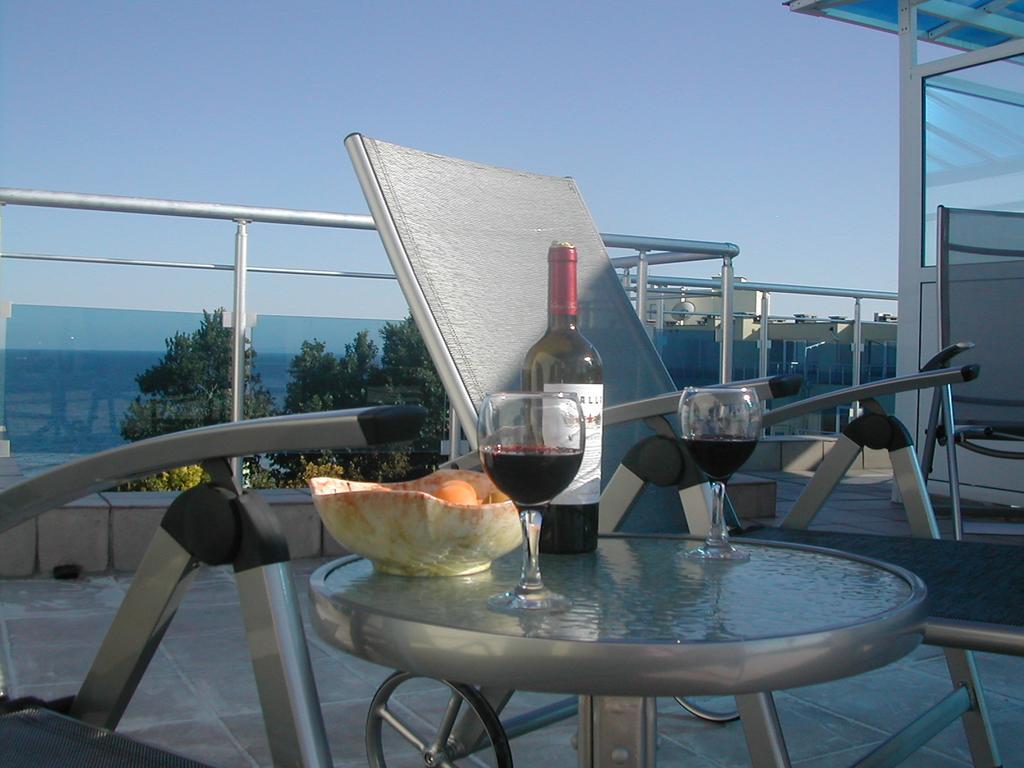 Oasis Suites Apartments And Studios 라브다 외부 사진