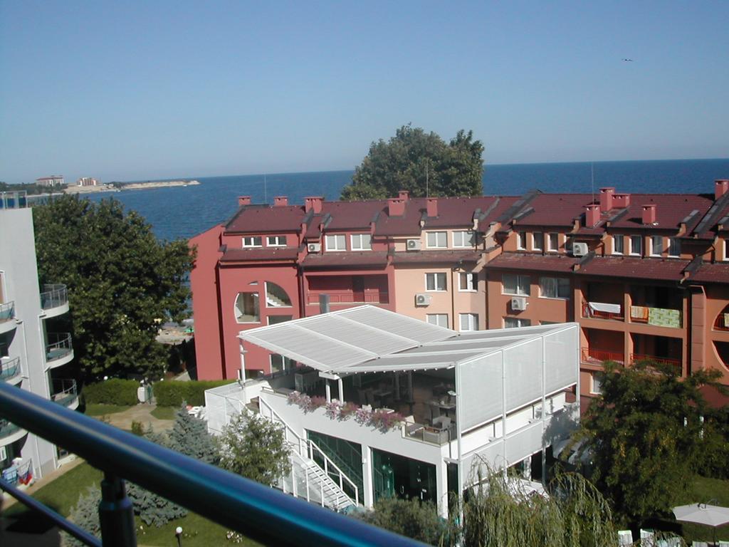 Oasis Suites Apartments And Studios 라브다 외부 사진