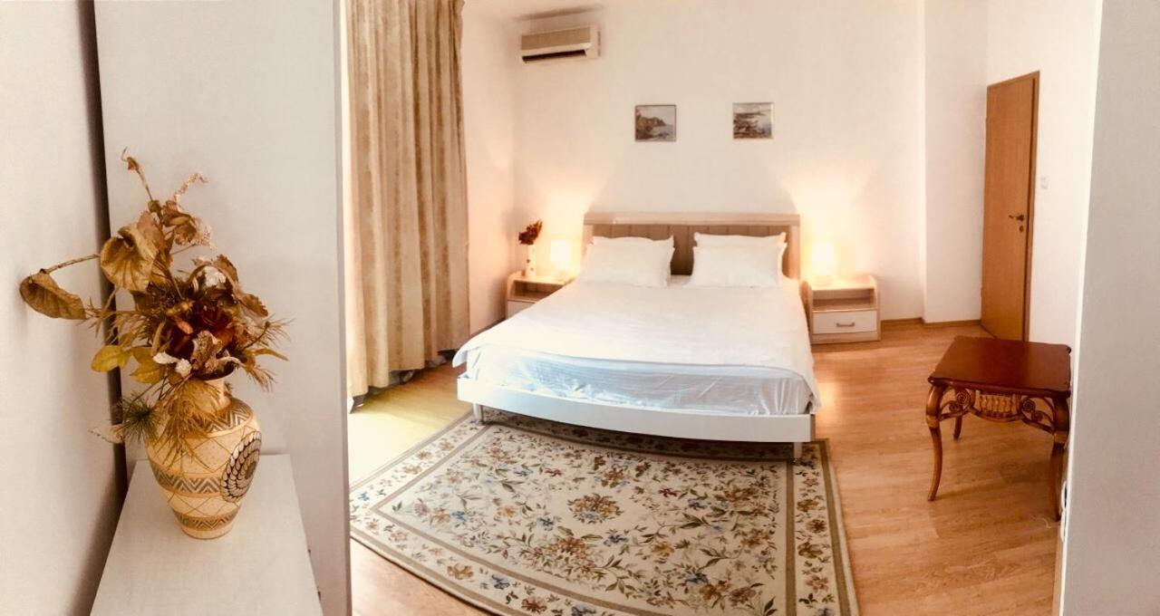 Oasis Suites Apartments And Studios 라브다 외부 사진
