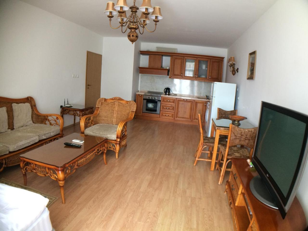 Oasis Suites Apartments And Studios 라브다 외부 사진