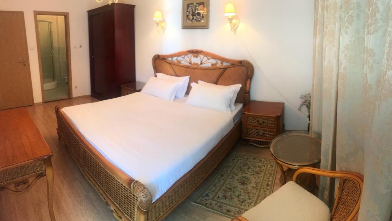 Oasis Suites Apartments And Studios 라브다 외부 사진